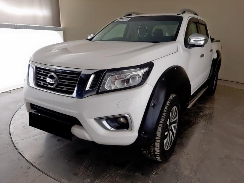 2017 Nissan Navara 4WD in White — photo 1 of 5